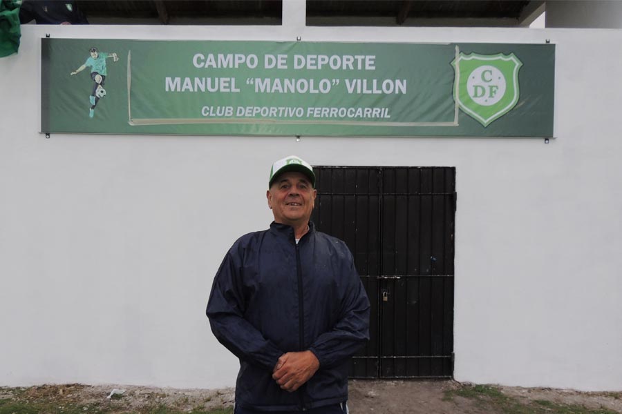 Con el nombre de Manuel Villón a la cancha de fútbol Ferro vive la fiesta del fútbol