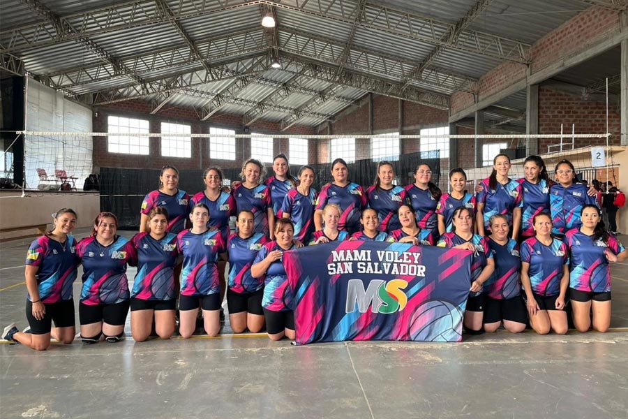 Las chicas del vóley comenzaron la actividad oficial