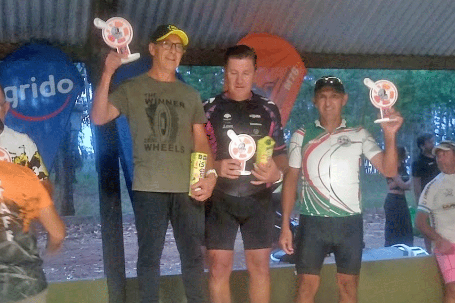 Podio y protagonismo: Daniel Villagra y Carlos Fabre se destacaron en el inicio del campeonato Amigos del MTB