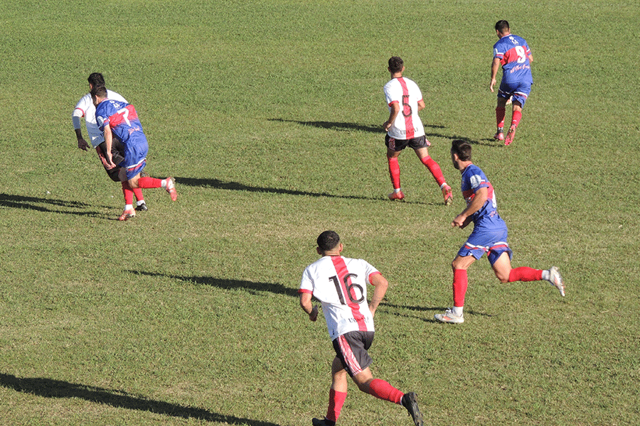 Unión jugó un gran partido, terminó sufriendo y lo definió de contra